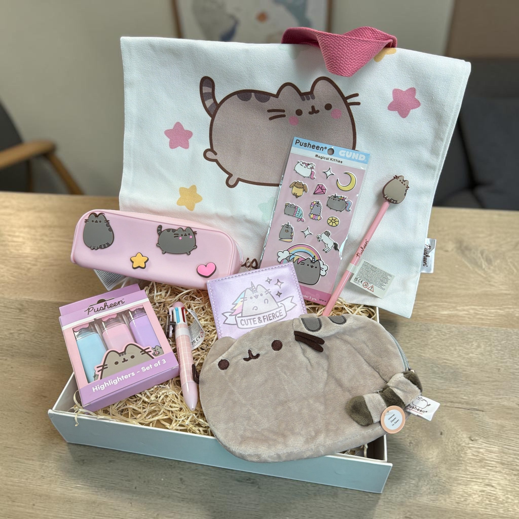 Pusheen Stationery Gift Box for her